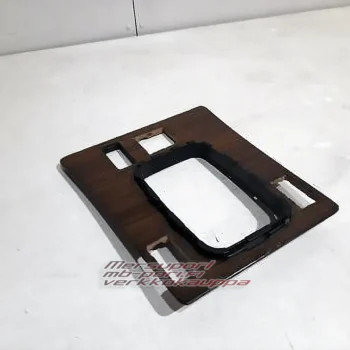 Keskikonsolin puukehys W201, käytetty