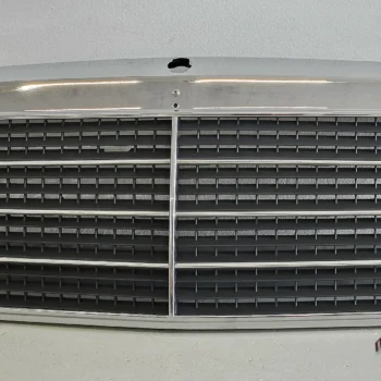 Maski / Jäähdyttimen säleikkö W124