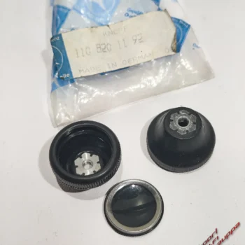 Keski-istuimen vetonuppi W100-S126 Käytetty