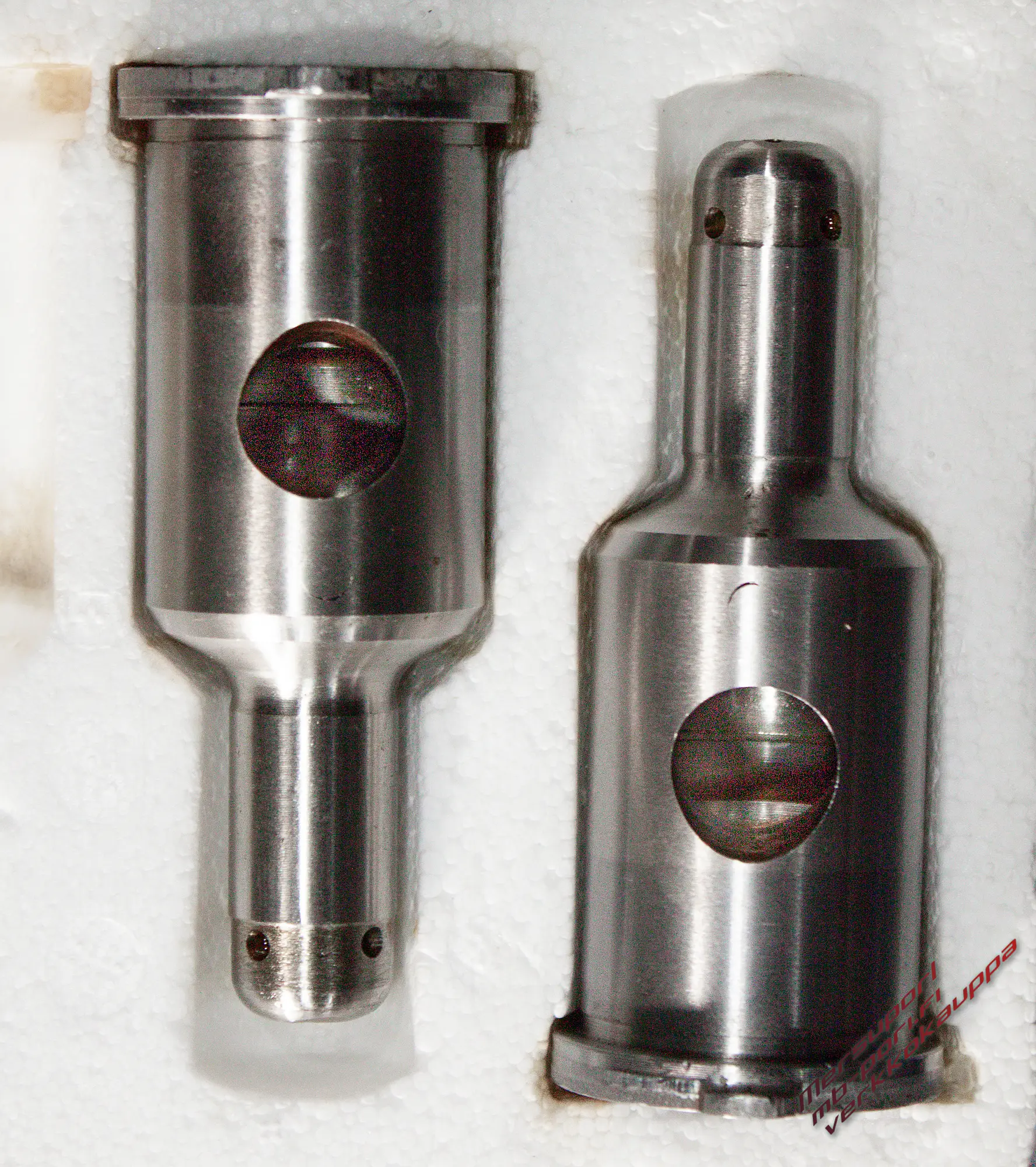 Suuttimen esikammio OM616 & OM617 dieselmoottoreihin (pyöreälläkärjellä), uusi, tarvike