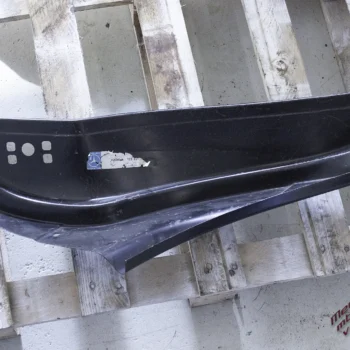 Takimmainen lokasuojan etu-osa, Vas. W123, Uusi, alkuperäinen