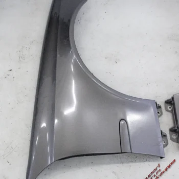 W211 Etulokasuoja, oikea alkuperäinen, käytetty