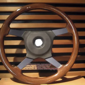 Ohjauspyörä. Ohjauspyörä puu MOMO uusi