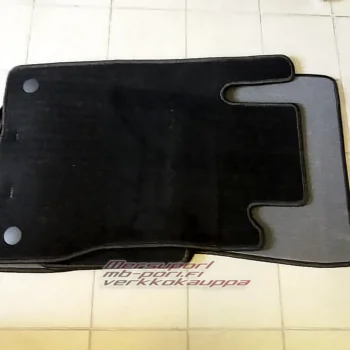 mercedes-benz kangasmattosarja uusi x204 glk-premium-line-black uusi s44885461-tuotekuva