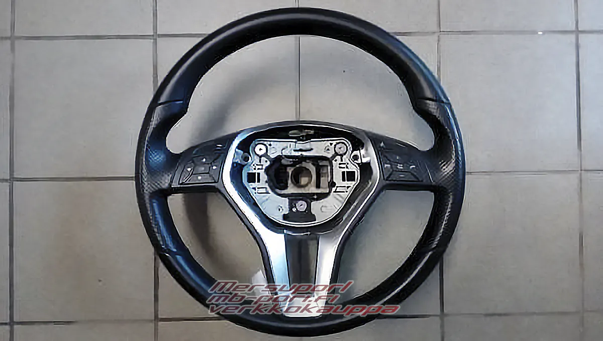 mercedes-benz  ohjauspyora   kaytetty w117 w172 w176 w204 w212 w218 w207-gl-w156-ohjauspyoa-nappanahka b-osa s36882121-tuotekuva