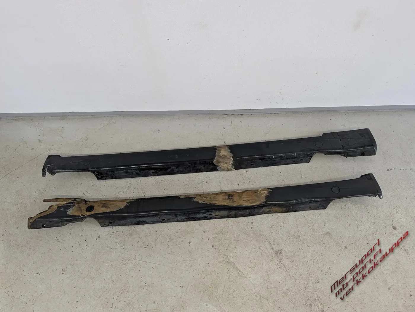 s2157_AMG_Helmamuovit_E_W210_95-00_-_Käytetty_180226_tuotekuva_0001