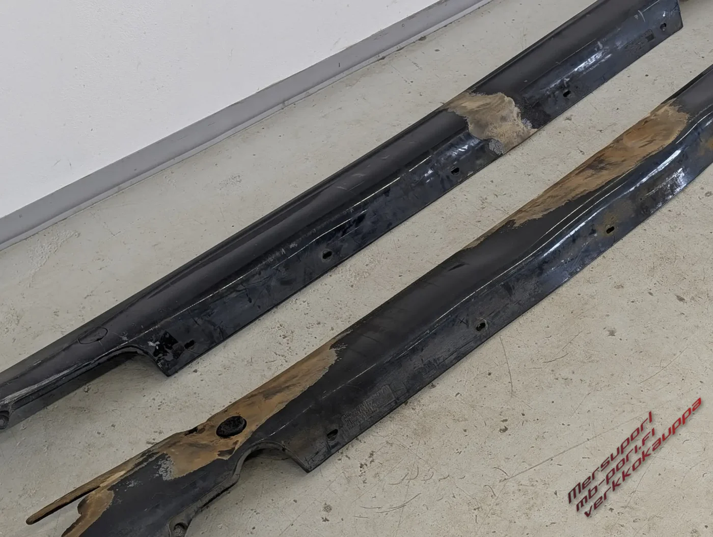 s2157_AMG_Helmamuovit_E_W210_95-00_-_Käytetty_180226_tuotekuva_0226_4